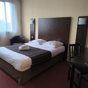 Adonis Lyon Est Artys Hotel